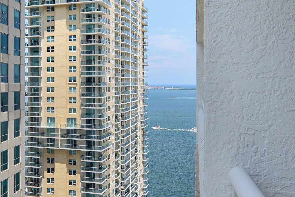 Chic Brickell Condos – Prime Location