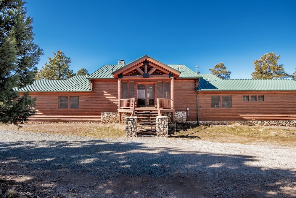 Blue Lake Lodge by Ruidoso Vacation Rentals