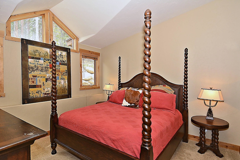 Lakota Antlers 200 5 Bedroom Holiday Home by Winter Park Lodging Company