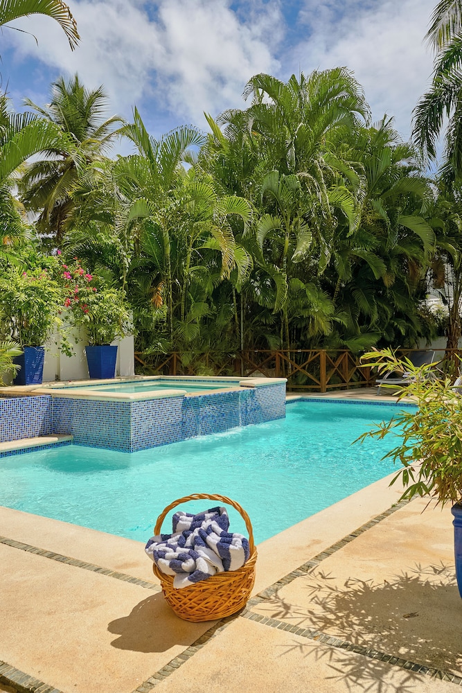 Beach Villa in El Portillo Sleeps 12