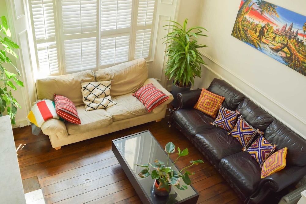 Large 2 Bedroom Apartment in Central London
