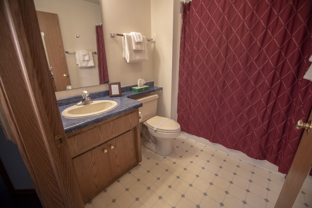 Ridges Inn & Suites