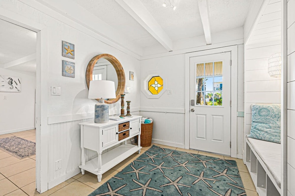 Pelican Beach Private Ocean Front Beach House- Sleeps 10 Bring Your Surf Boards