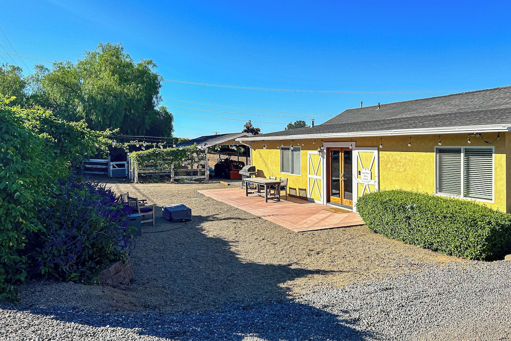 Two Dog-friendly Home, Close to Wine Country