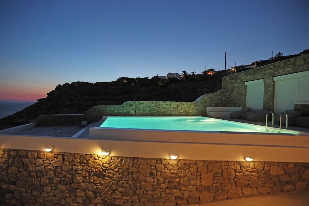Adikri Villas & Suites