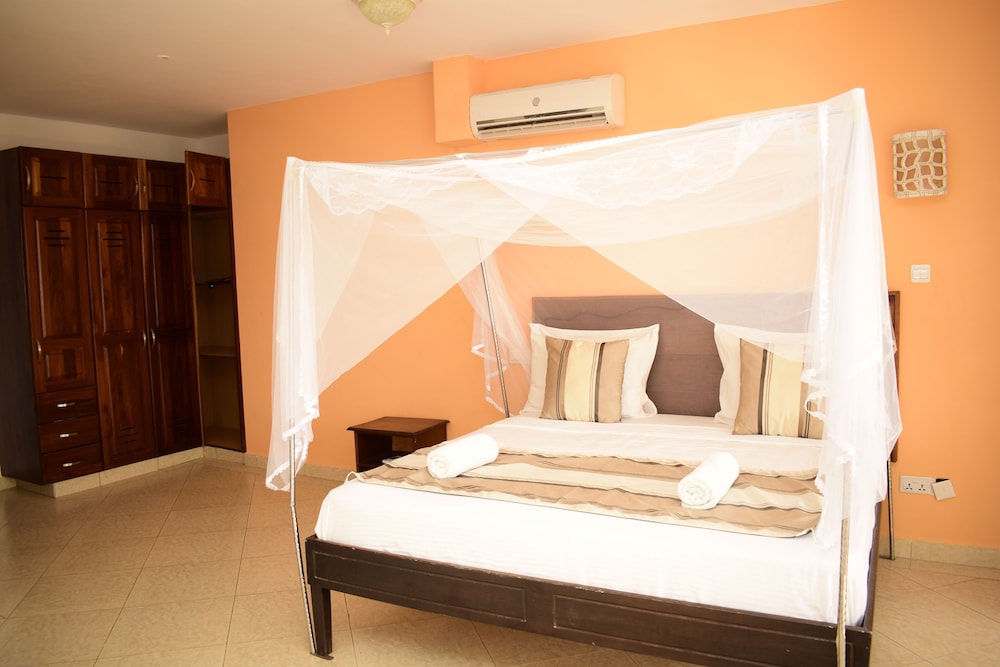 Sunrise View Beachfront Apartments view 5