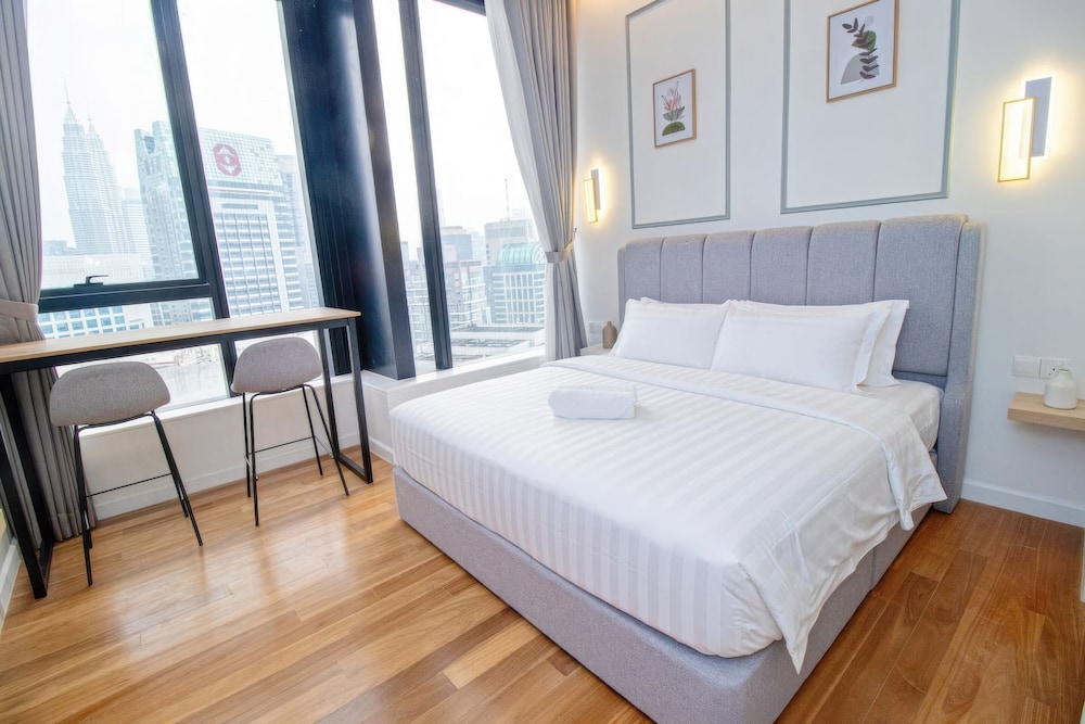 Pavilion Ceylon Hill Suites Apartments KL