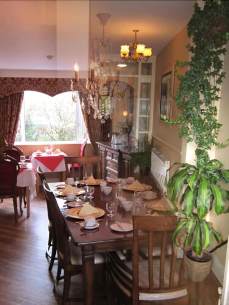 Clare Manor