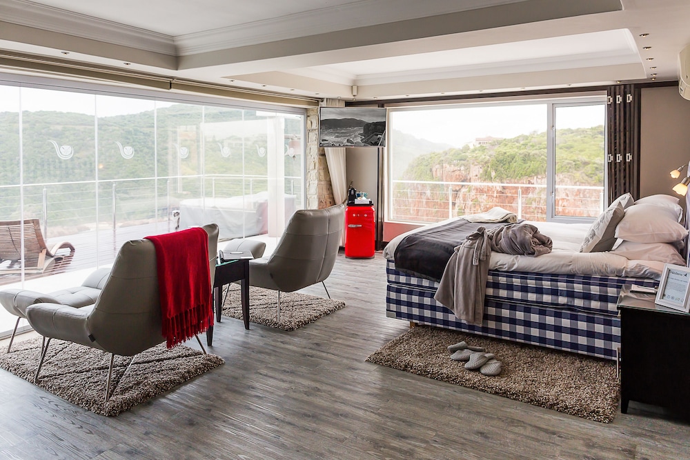 Head over Hills Luxury Retreat