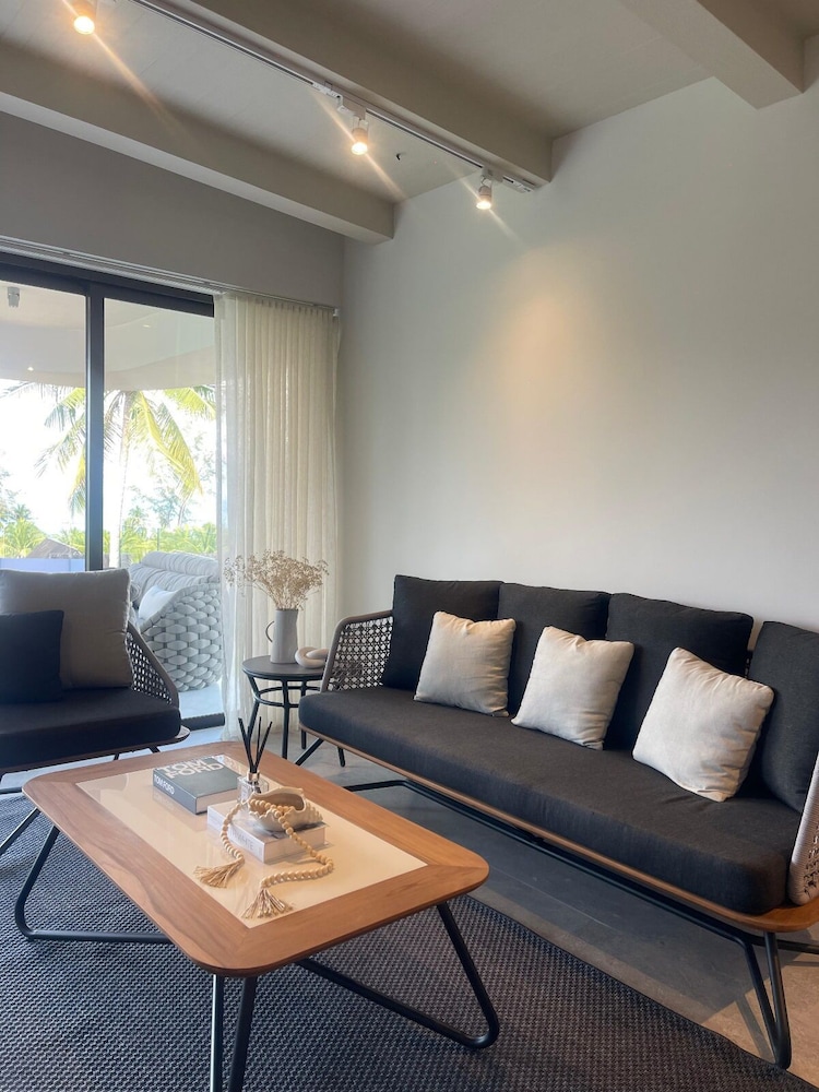 Beachside Residence
