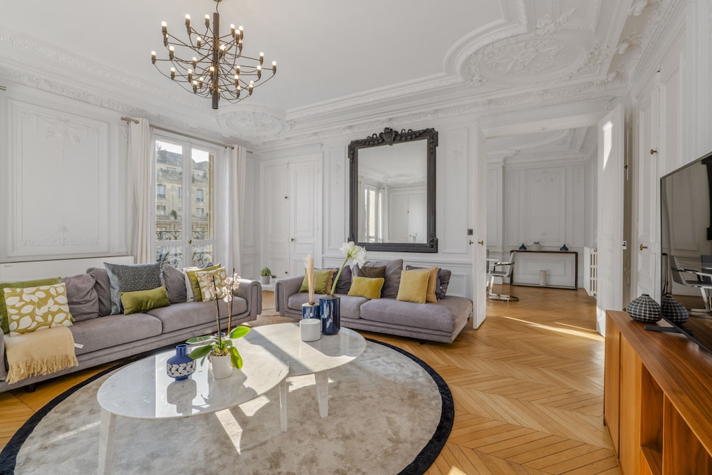The Parisian Beauty in Paris