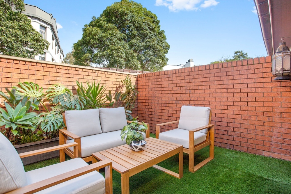 Elegantly Modern 2-bed In The Heart of Chippendale