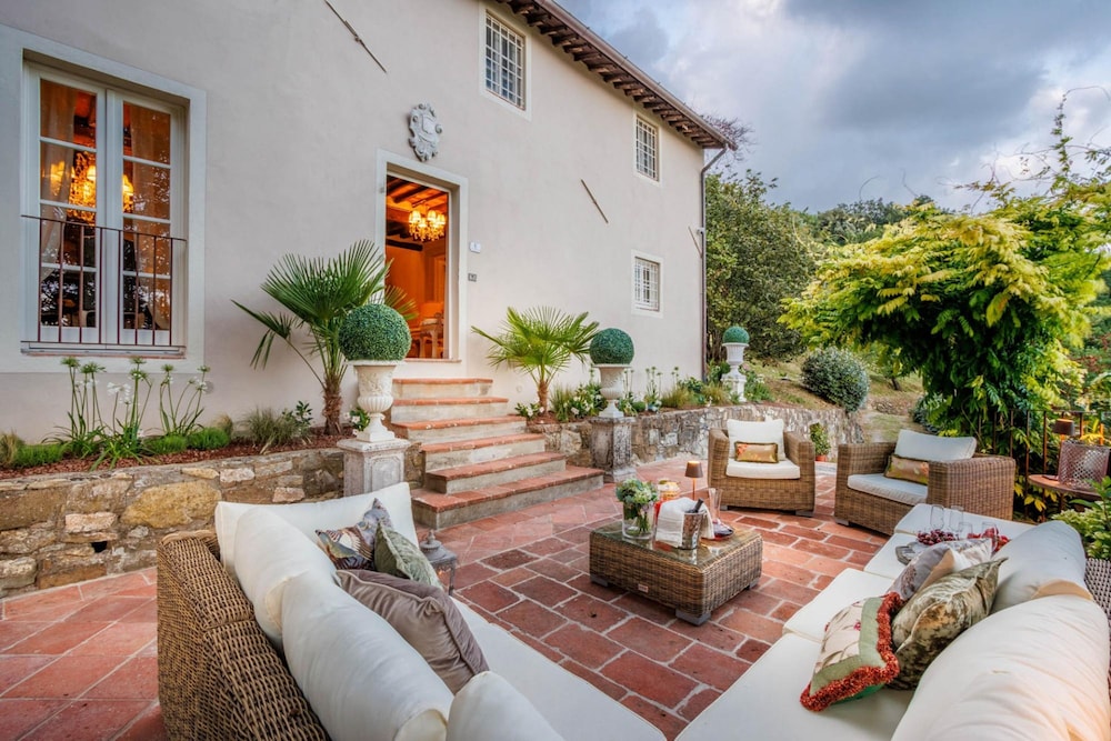 Villa Lina in Lucca With 4 Bedrooms and 3 Bathrooms view 3