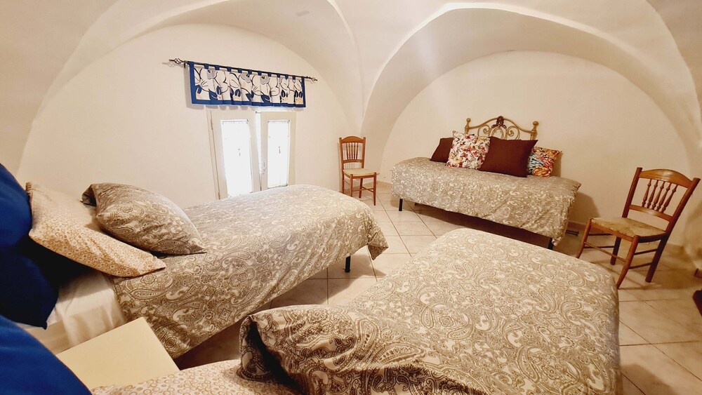 Ambra House