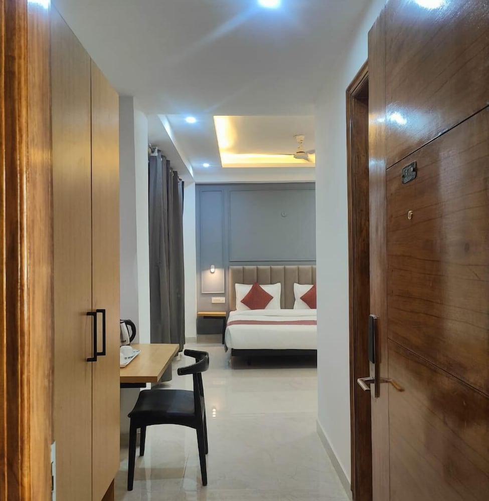 Hotel Mavens House
