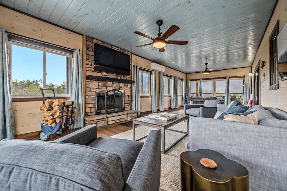 Sleeps18 Views 2 Hottubs Family Reunion Retreat