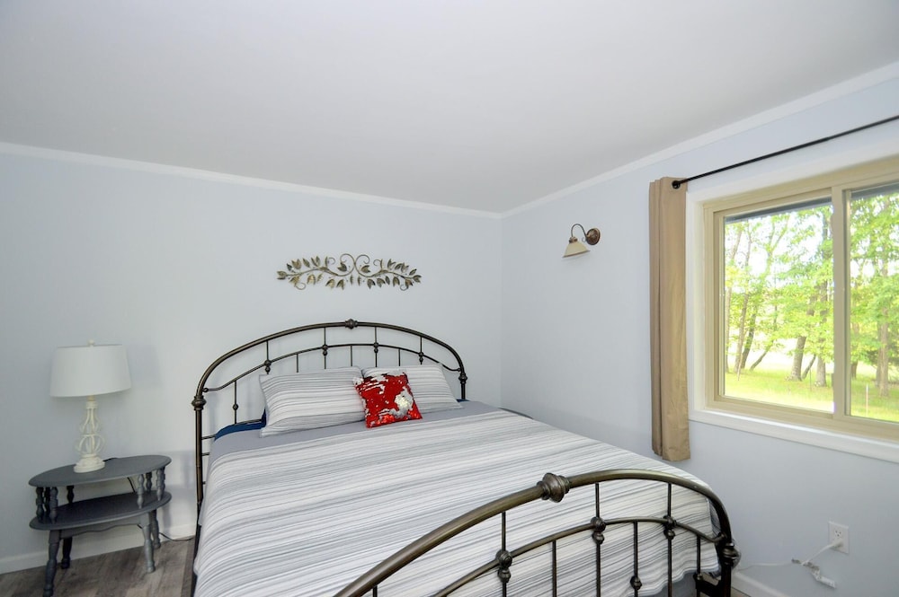 Black Bear Cabin - The Mountain Retreat!