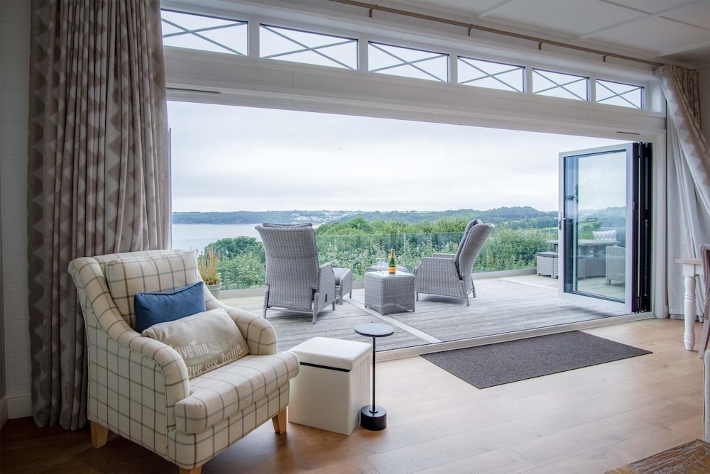 Shearwater 30 - 2 Bedroom Lodge - Summerhill