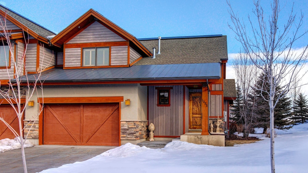 Stillwater Shores 1273 5 Bedroom Townhouse by RedAwning