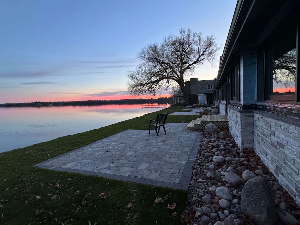 Haven Duplex at Lake Paradise Cottages