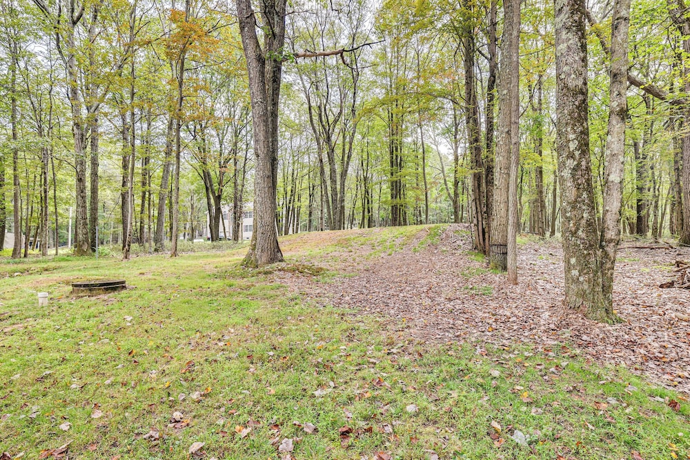 Long Pond Log Cabin w/ Hot Tub Soaks & Outdoor Fun
