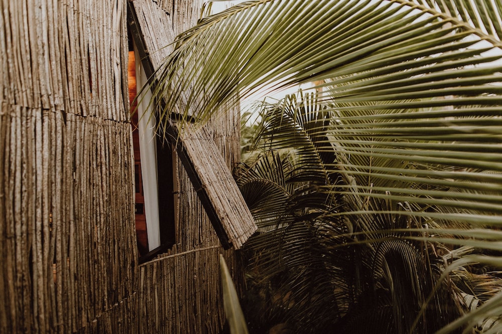 Hotel Acre Resort & Residences - Image 1