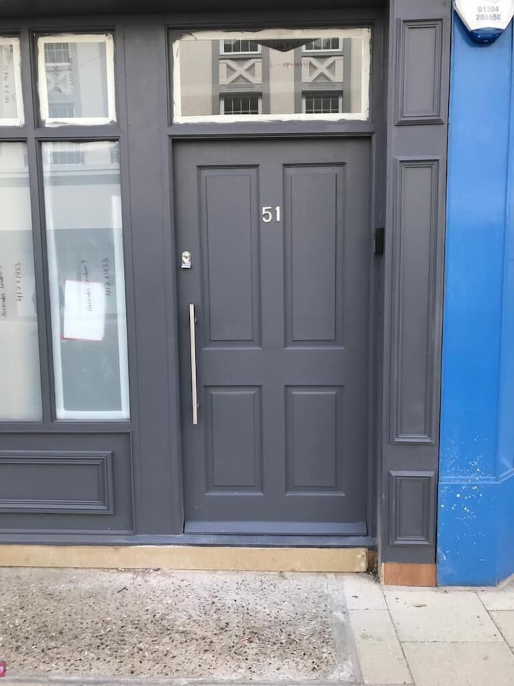 Dover Vacations - 1 Bed Flat in Pedestrianized High Street - Property Image 1
