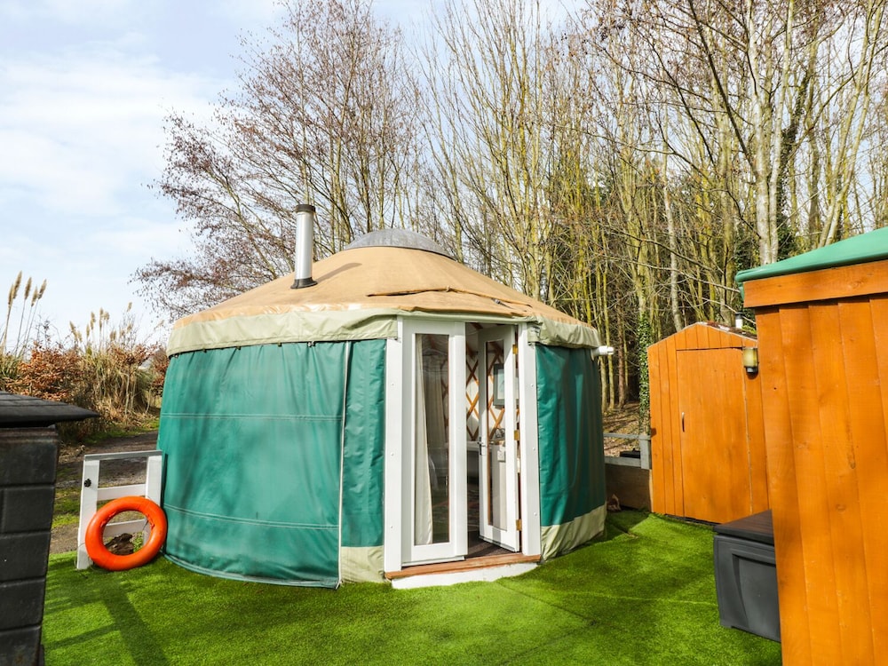 Tewkesbury Vacations - The Lakeside Yurt - Property Image 1