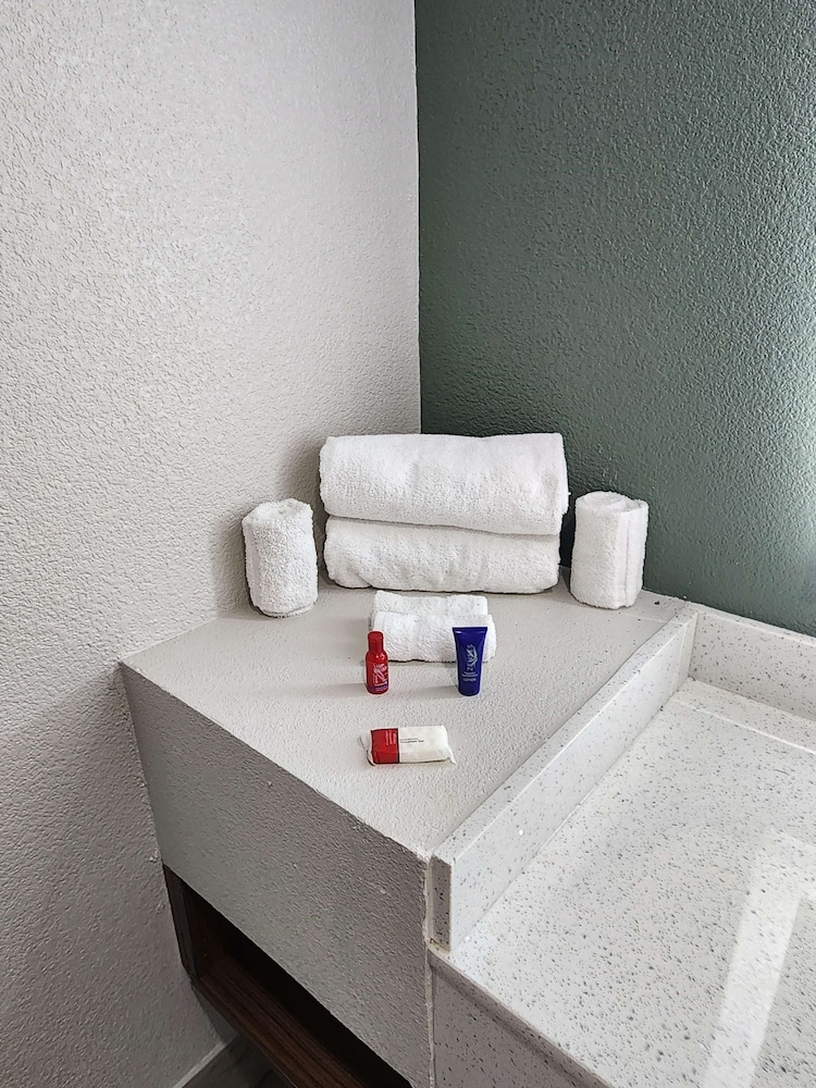 San Antonio Vacations - Americas Best Value Inn Longview - Property Image 17