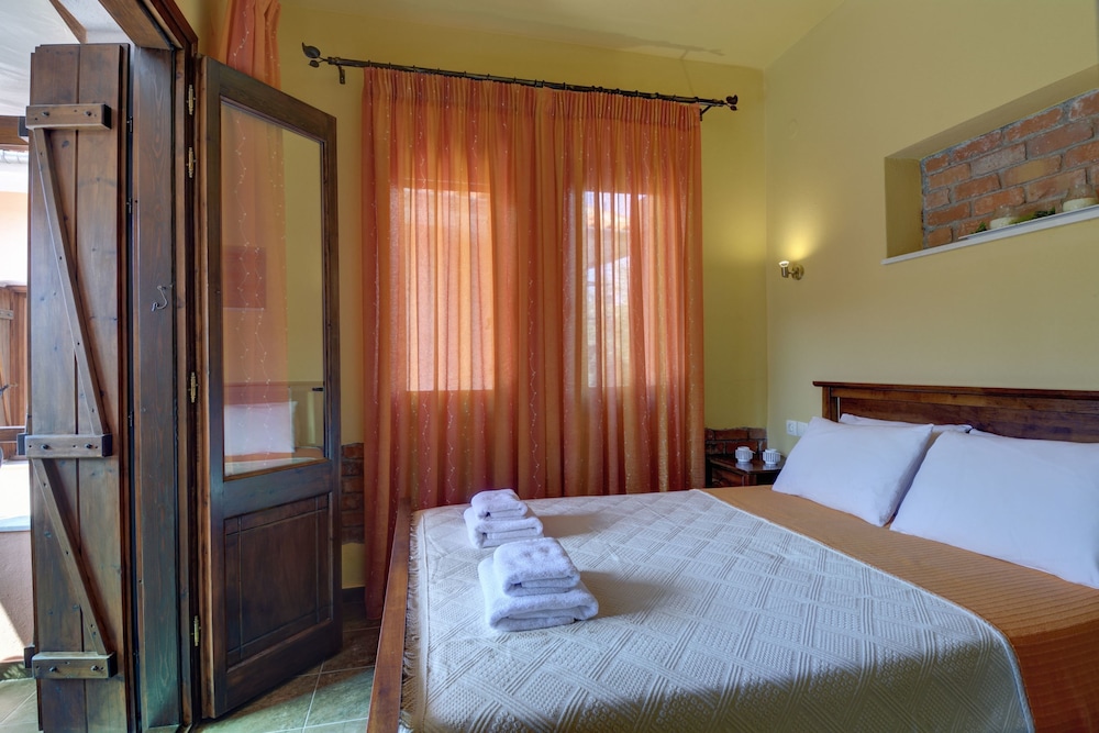 Symmetron Suites photo 2