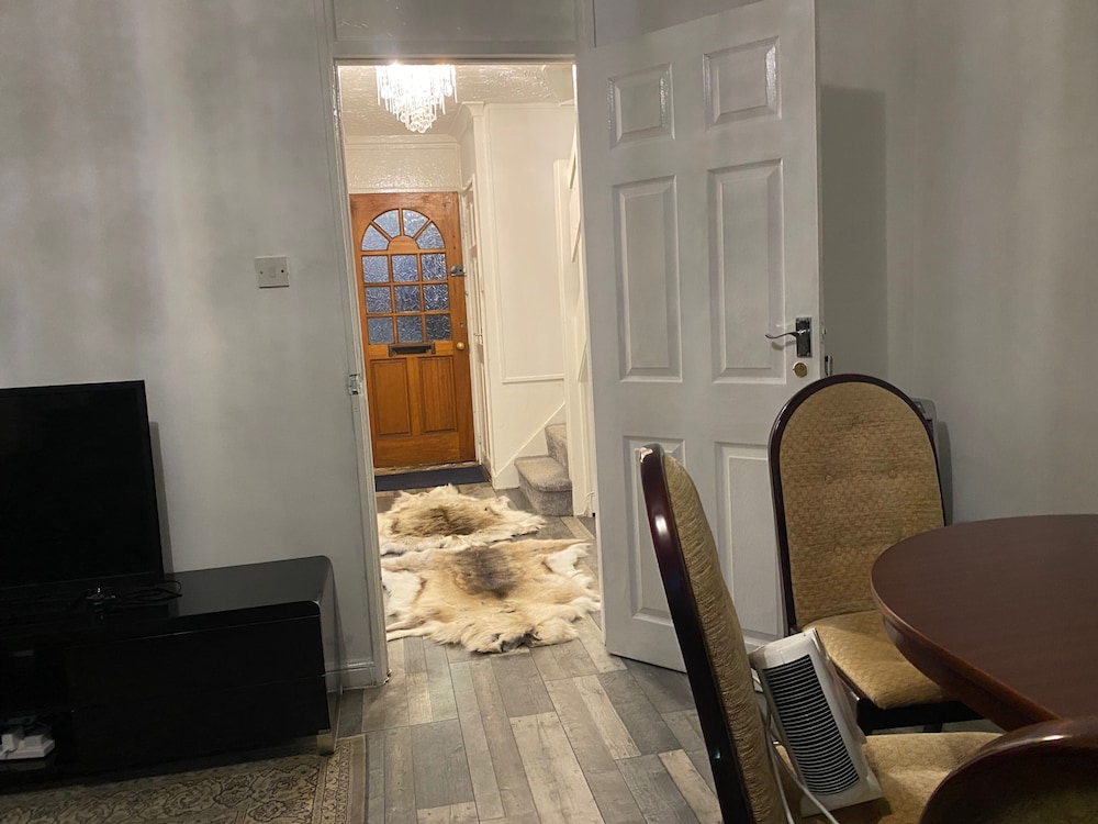 London Charm - 3 Bedroom House Near Canary Wharf