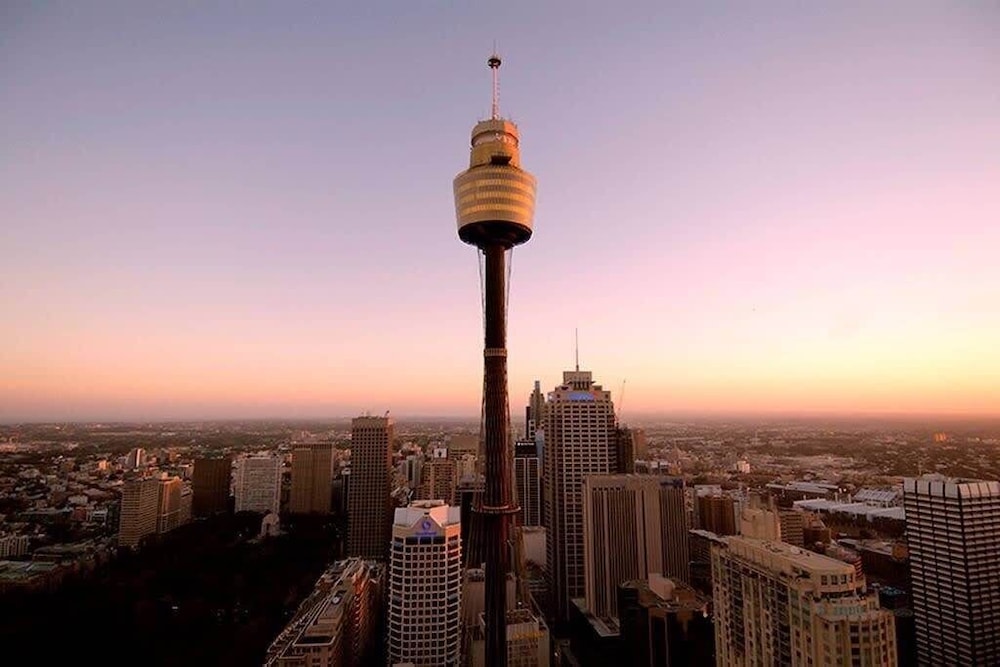 A Stylish Apt for 6 Right Next to Darling Harbour