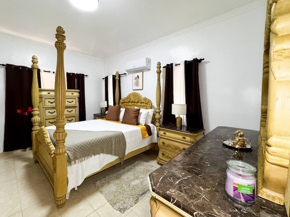 Jacuzzi Haven Villa!