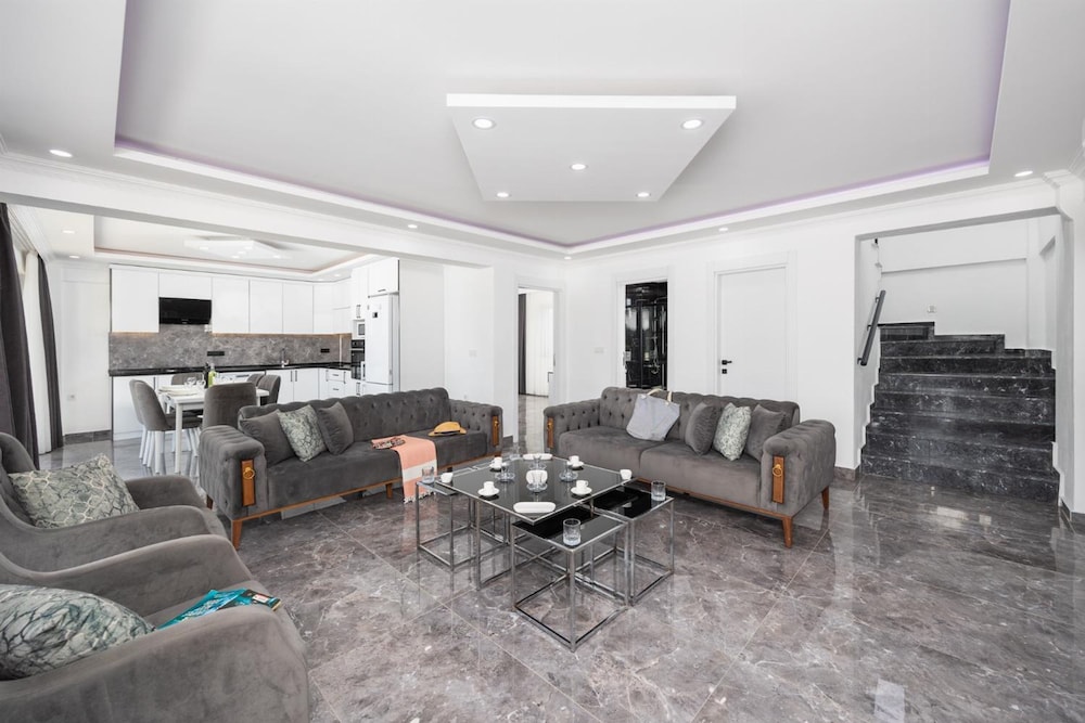 Villa Grand Yasar 4 With 4 Bedrooms and 4 Bathrooms