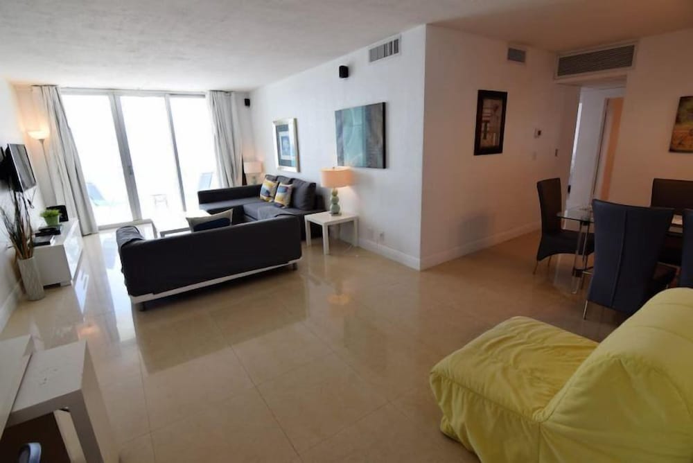 Travelier Hostel