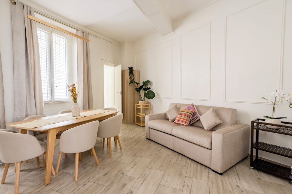 Reva Suites