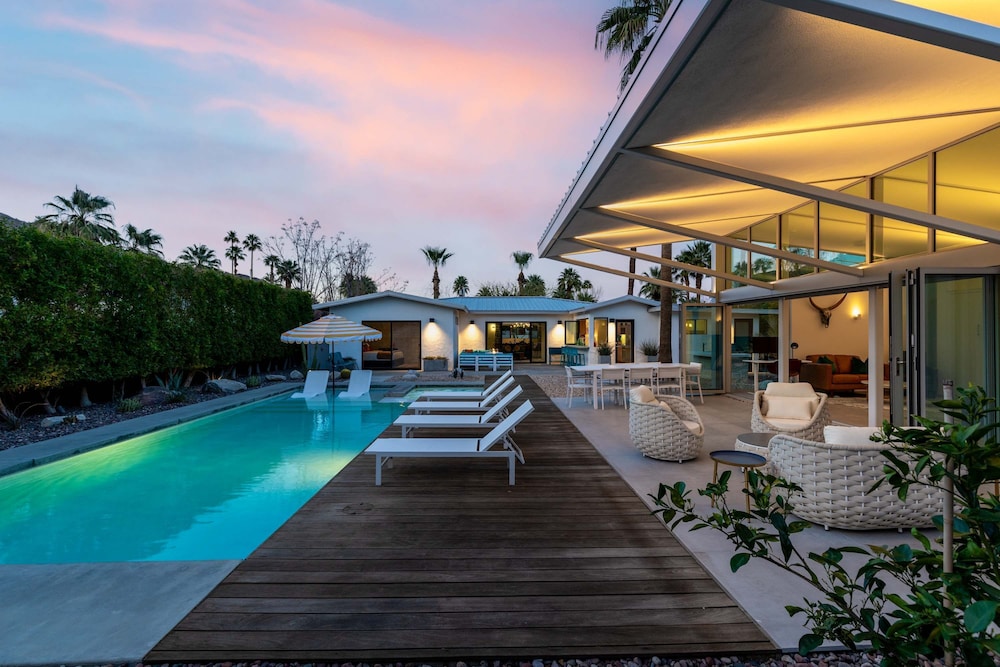 Luxury 4-bedroom Home With Pool Spa Stunning Mountain Views