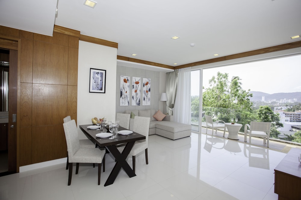 Q Kata Residence
