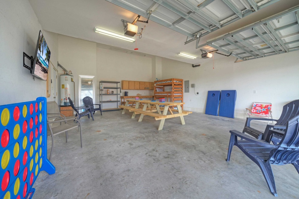 Sleeps 24 2 Homes w/ Beach Boardwalk Access & Deck Views Steps to the Beach