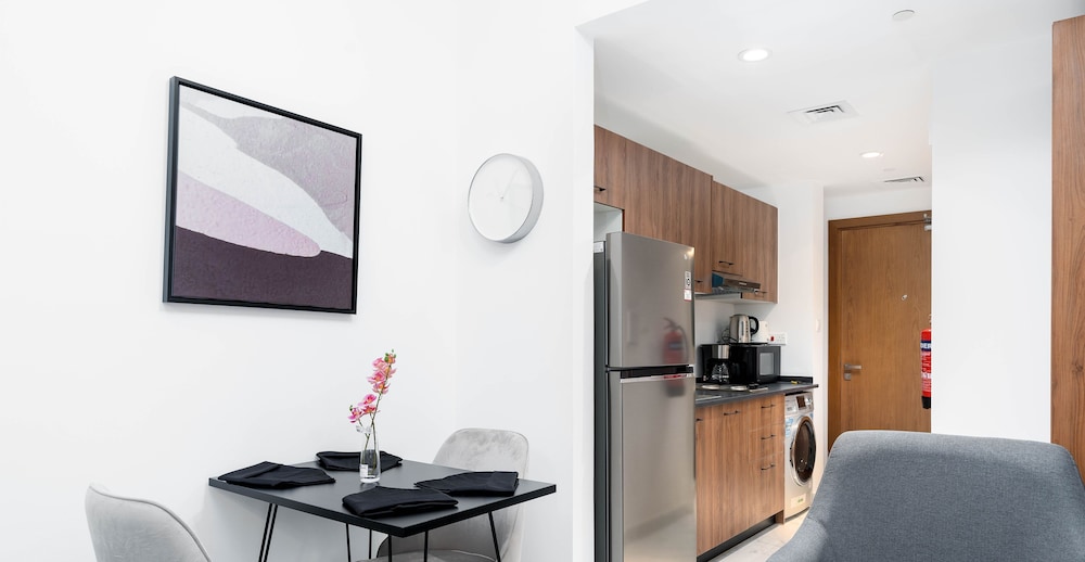 Abu Dhabi Vacations - Elegant Studio in Oasis - 4 - Property Image 16