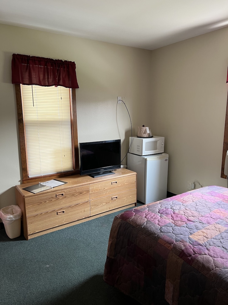 All Star Inn & Suites