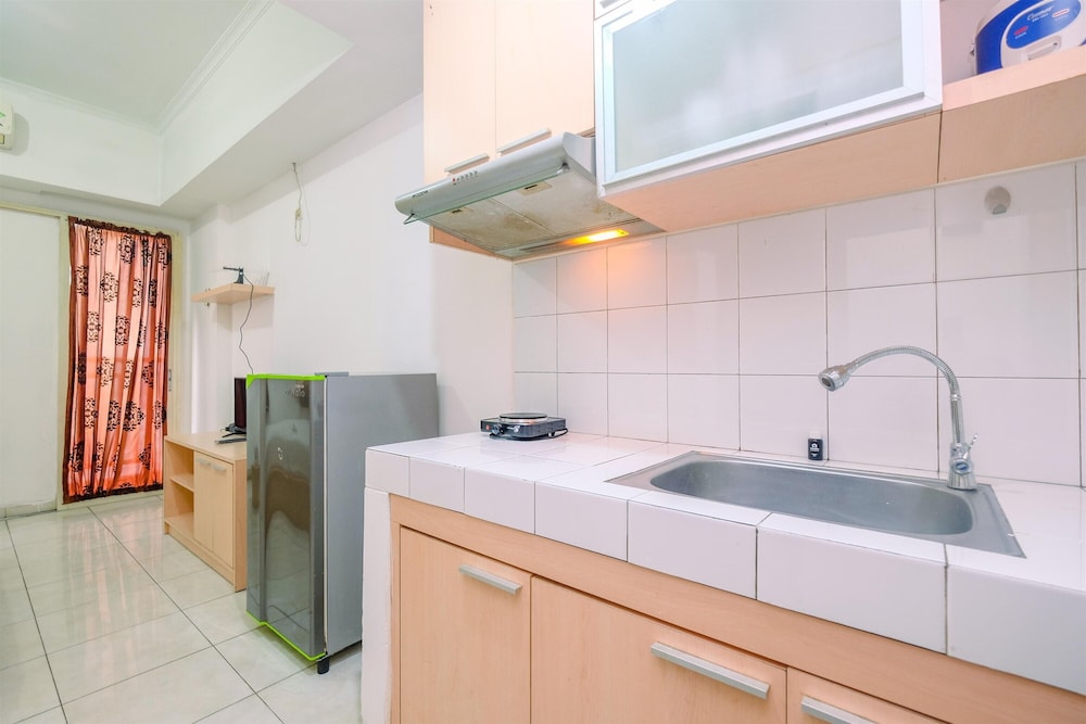 Nice and Comfort Studio at Margonda Residence 2 Apartment