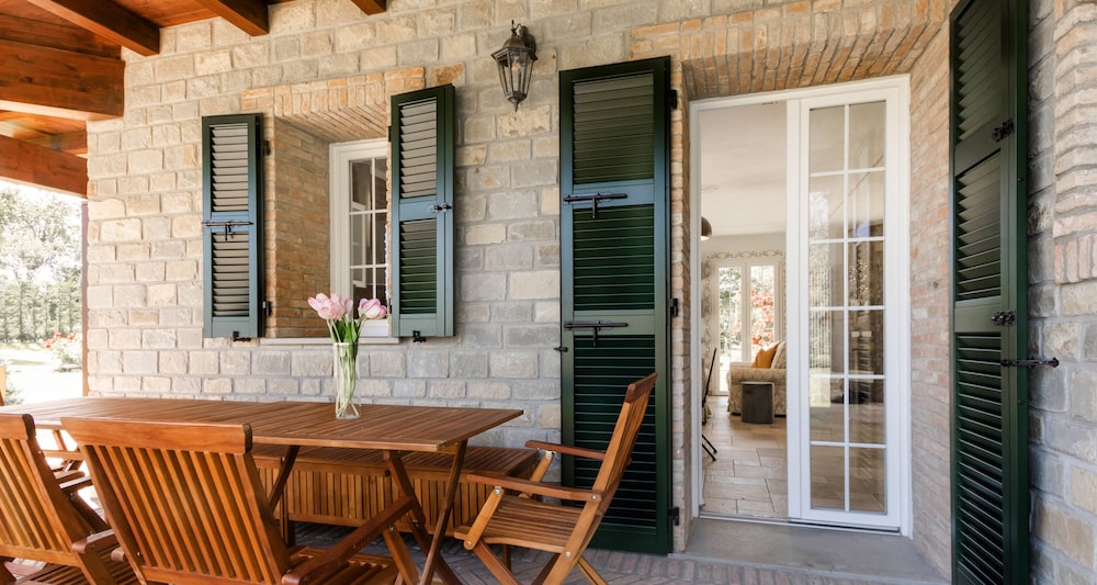 JOIVY MAS Avilo Villa Bobbio view 3