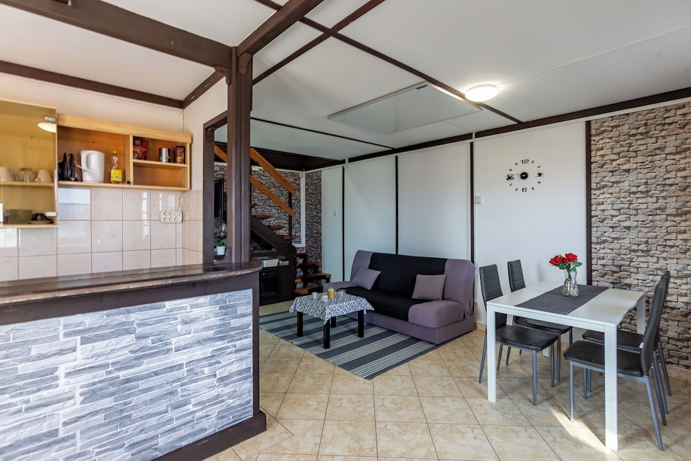 Karesz Holiday Home