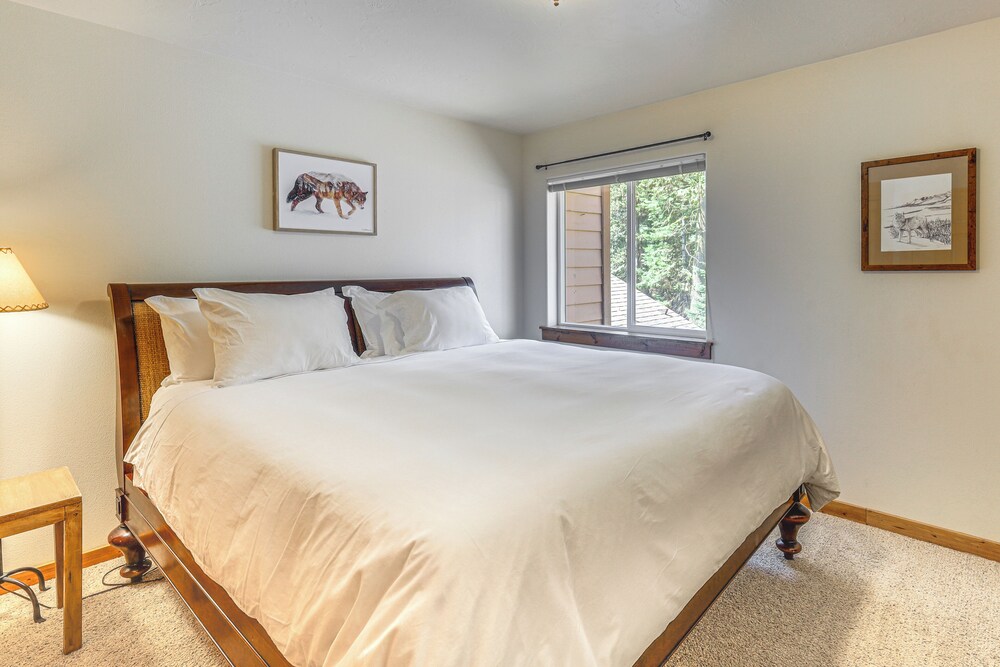 1 Mi to Ponderosa State Park: Condo w/ Pool Access