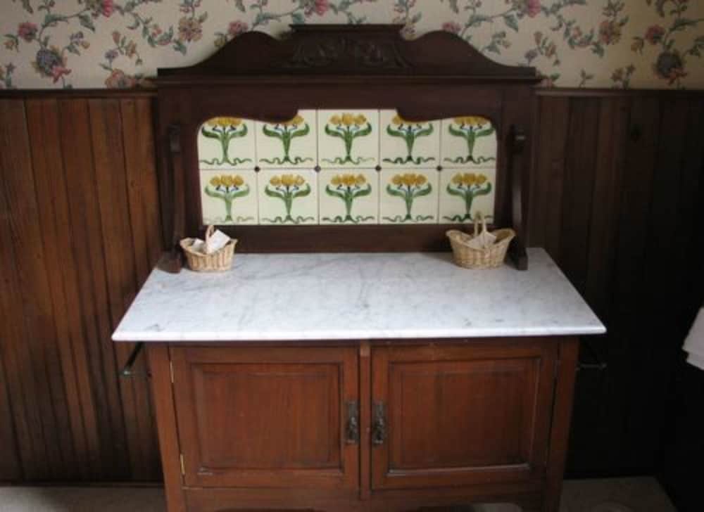 Historic Philip Houston House - Property Image 3