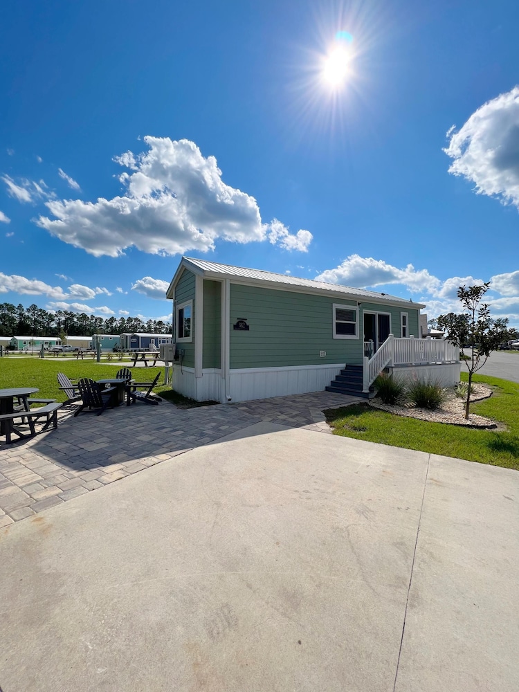 Island Oaks RV Resort