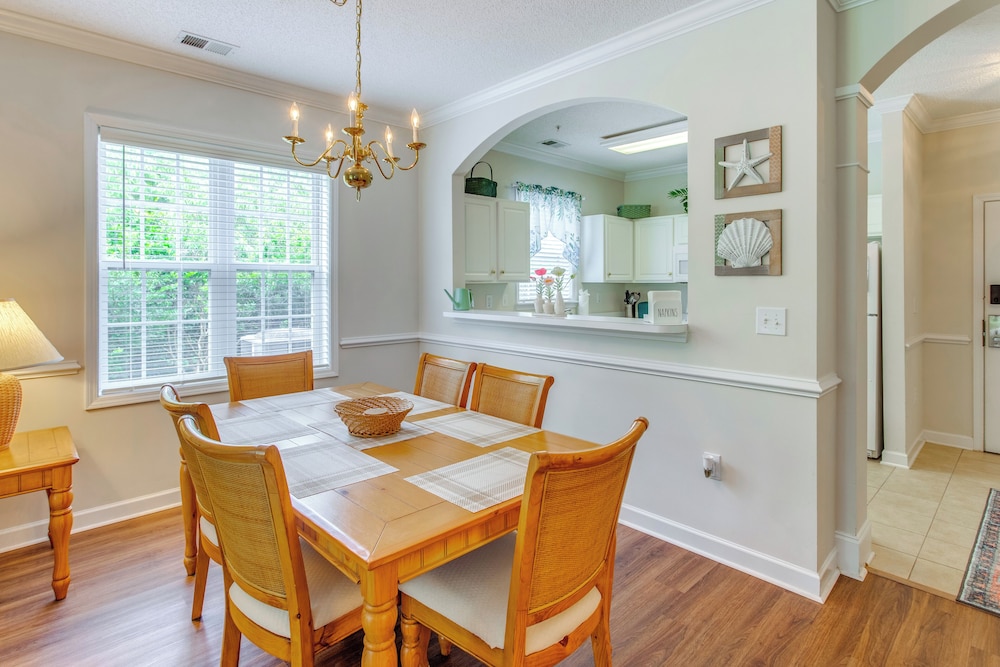 Condo w/ Golf Course View in Barefoot Resort!