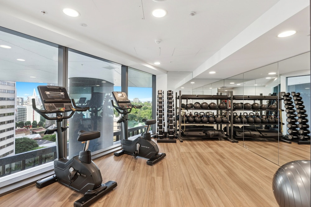 Brisbane 1BR With Pool, Spa, Sauna and Balcony