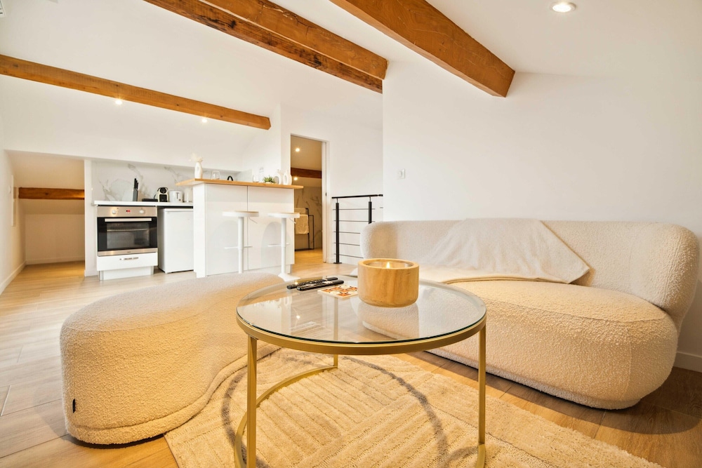Bright Apartment - AC- 2P - Center of St Tropez